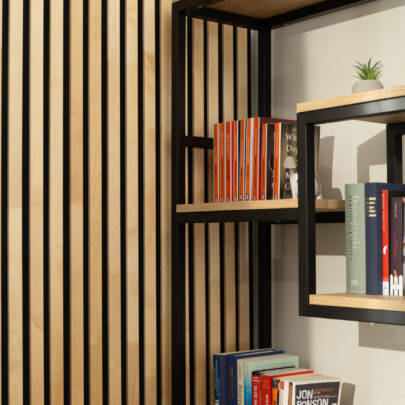 Massivt træpaneler til stuen og børneværelset: sammenligning af birk og eg