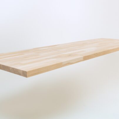 Køkkenarbejdsplader i massivt ask og eg: dimensioner, finish og tilpasningsmuligheder