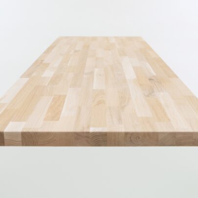 Massive egetræsbordplader til køkkenet – et holdbart valg til det krævende hjem